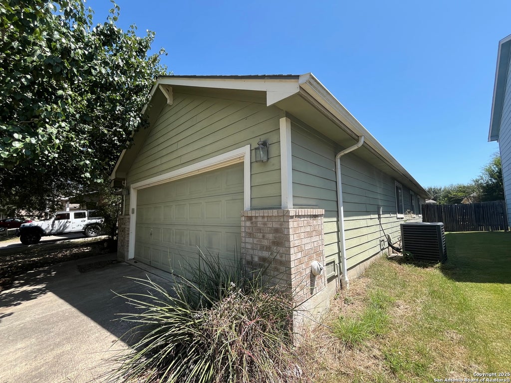 Photo of 112 HAPPY TRL, Cibolo, TX 78108 (MLS # 2001547)