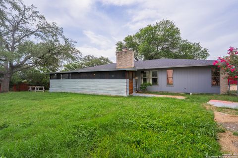 Tiny photo for 1002 River Oak MAIN #MAIN, Seguin, TX 78155 (MLS # 1888071)