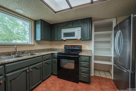 Tiny photo for 1002 River Oak MAIN #MAIN, Seguin, TX 78155 (MLS # 1888071)