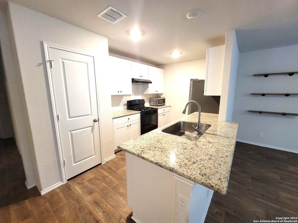 Photo of 15550 CRIMSON TOPAZ, San Antonio, TX 78253 (MLS # 1890558)