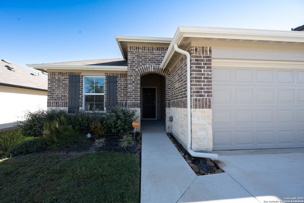 Photo of 556 Chaco Loop, Seguin, TX 78155 (MLS # 1953575)