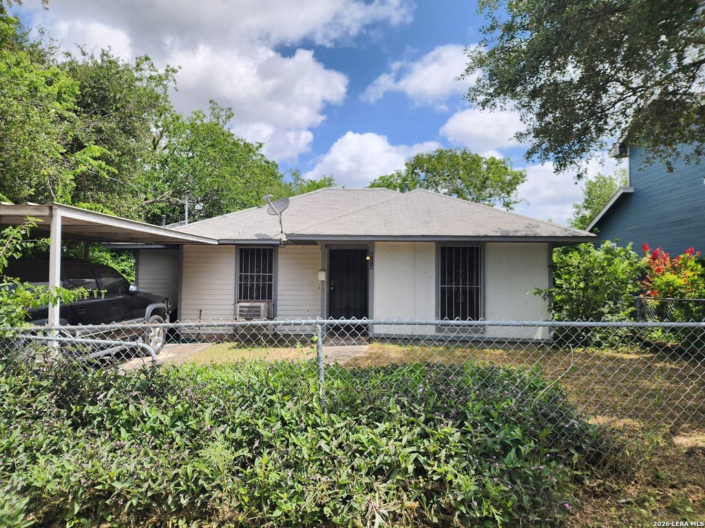 Photo of 313 BEE ST, San Antonio, TX 78208 (MLS # 2011556)