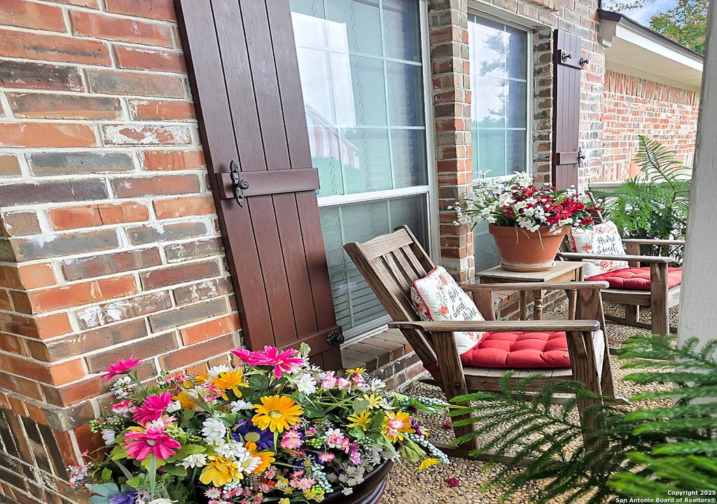 Photo of 527 Mesa Rdg, San Antonio, TX 78258 (MLS # 1925424)