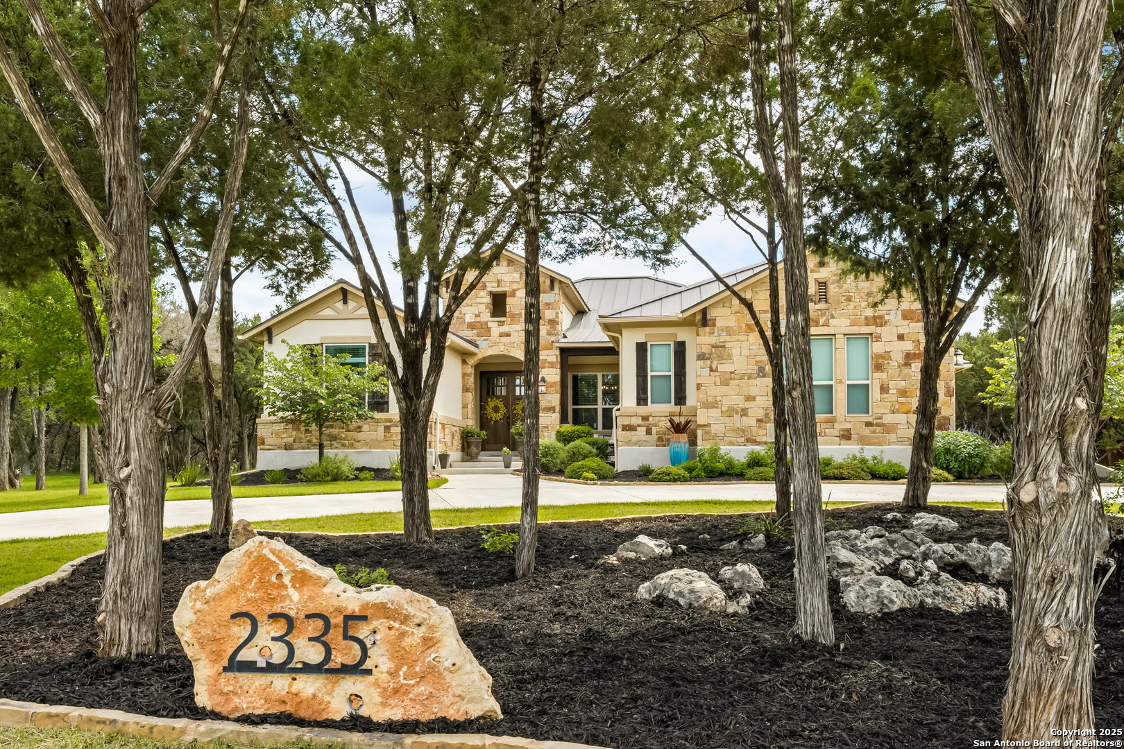 Search 2335 Geneseo Oaks