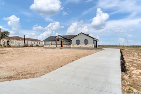 A home in Floresville