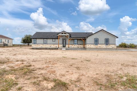 A home in Floresville