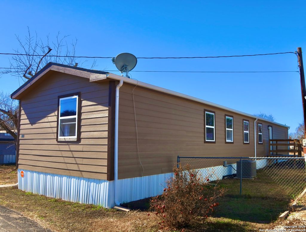 Photo of 6111 PIONEER RDG, San Antonio, TX 78245 (MLS # 1855961)