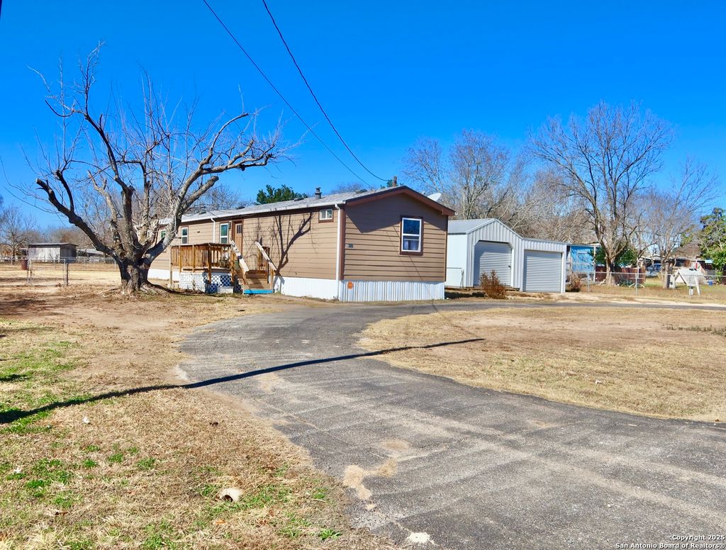 Photo of 6111 PIONEER RDG, San Antonio, TX 78245 (MLS # 1855961)