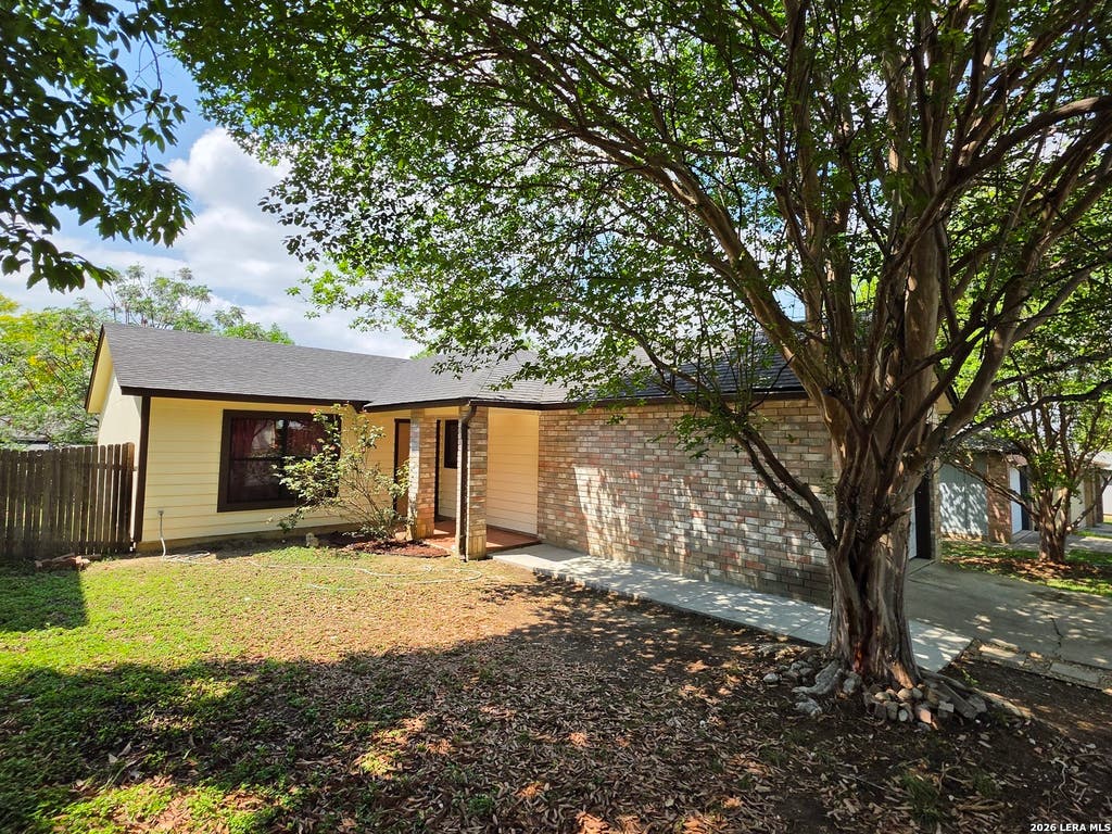 Photo of 13039 Chimney Oak, San Antonio, TX 78249 (MLS # 2008740)