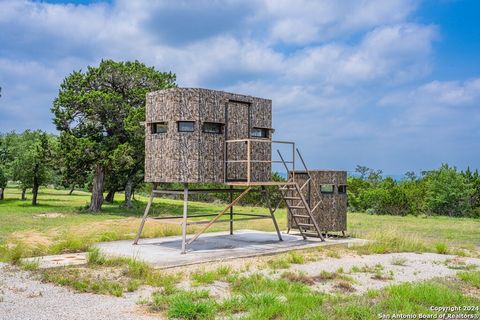 A home in Bandera