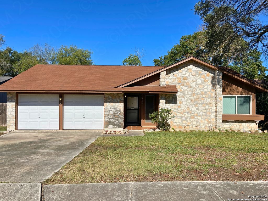 Photo of 5959 OAK RUN ST, San Antonio, TX 78247 (MLS # 1926115)
