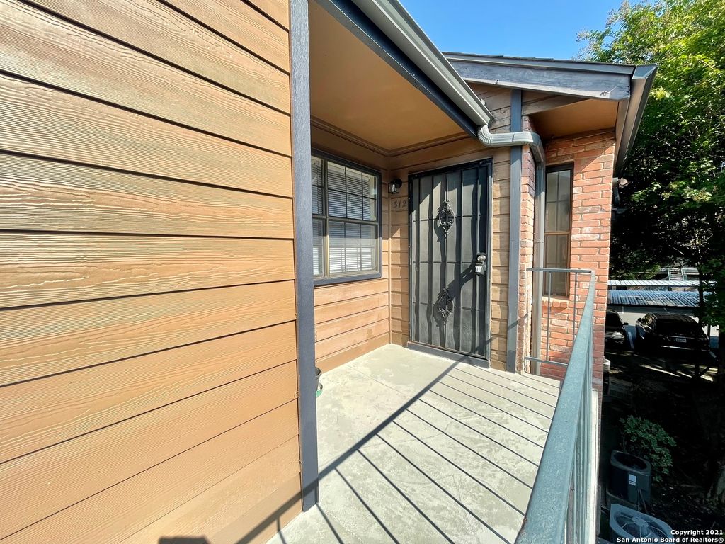 Photo of 4803 Hamilton Wolfe 312 #312, San Antonio, TX 78229 (MLS # 1953631)