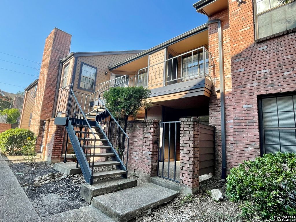 Photo of 4803 Hamilton Wolfe 312 #312, San Antonio, TX 78229 (MLS # 1953631)