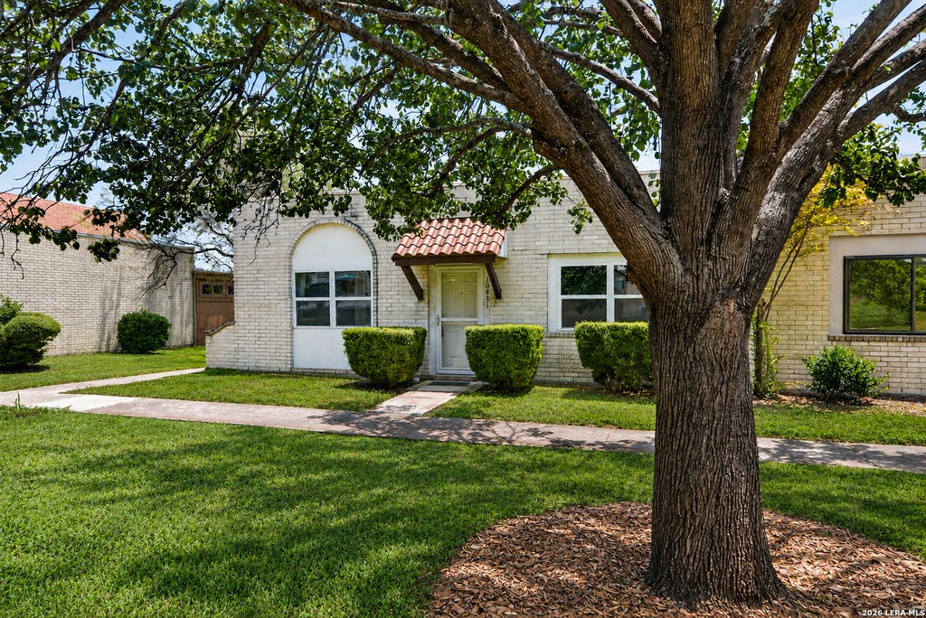 Photo of 10831 Crown Vw, San Antonio, TX 78239 (MLS # 2008263)