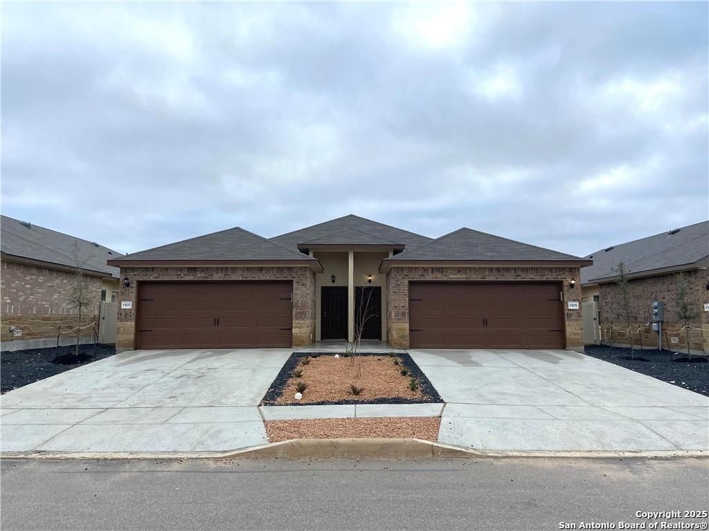 Photo of 1507 Lucille St, Seguin, TX 78155 (MLS # 1884715)