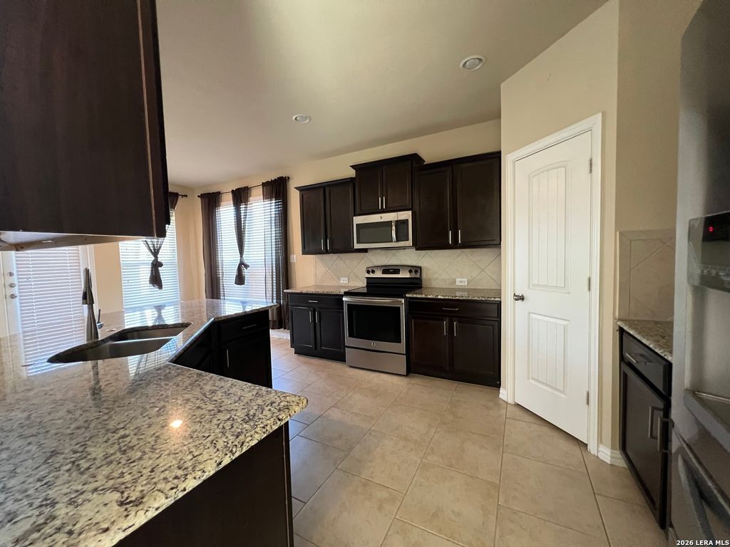 Photo of 216 CAMPFIRE WAY, Cibolo, TX 78108 (MLS # 1951497)
