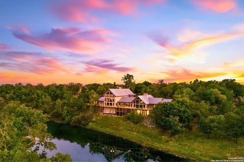 556 Cliff View Loop Harper TX 78631