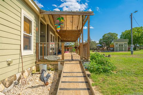 A home in Bandera