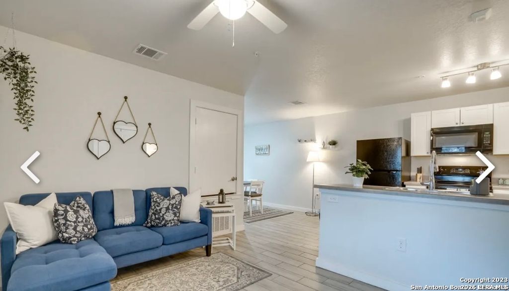 Photo of 6423 Melissa Ann 2107 #2107, San Antonio, TX 78249 (MLS # 1938062)