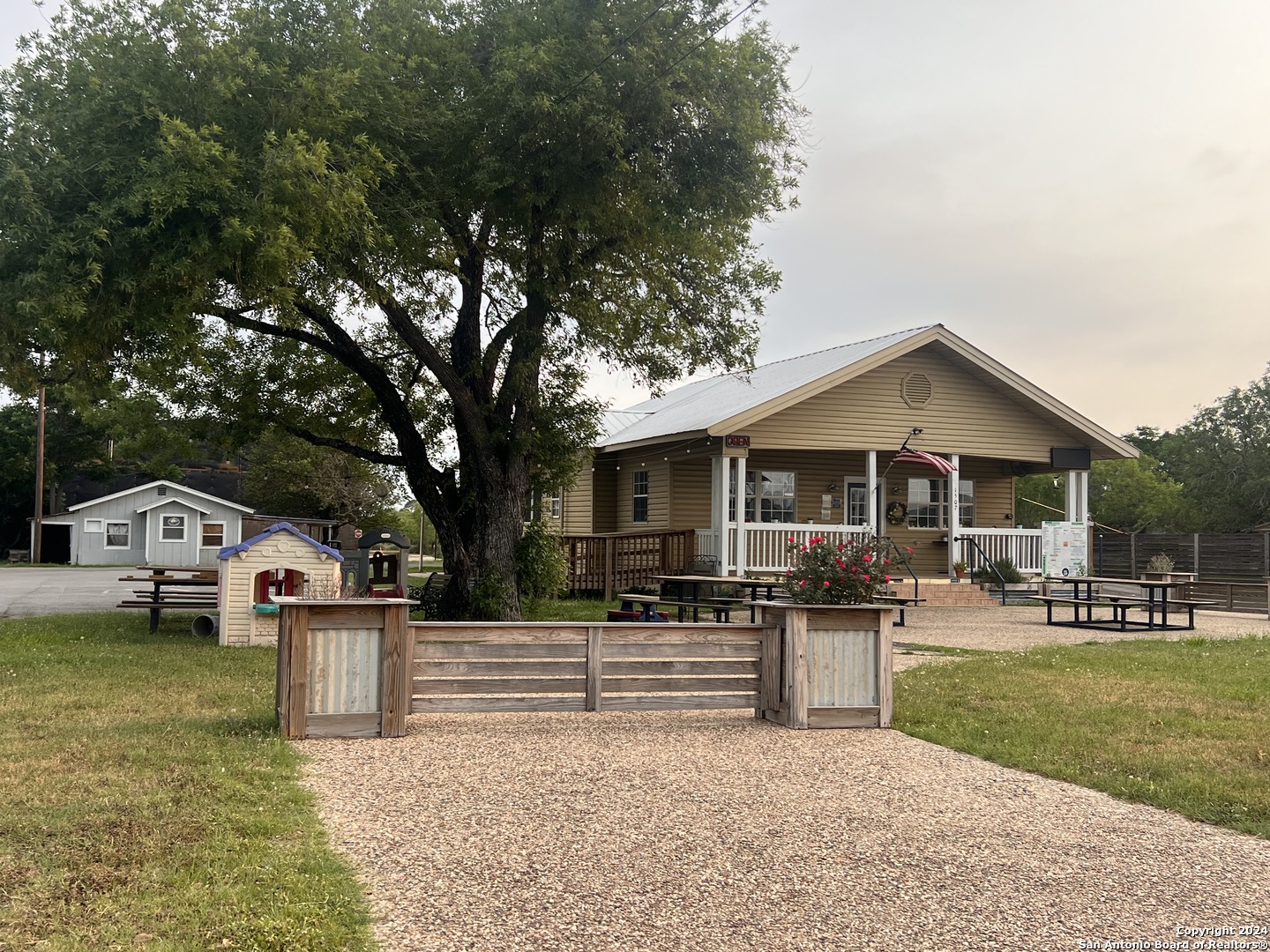 View Property 1507 GOODWIN ST, Pleasanton, TX 78064 Dowdy Real Estate