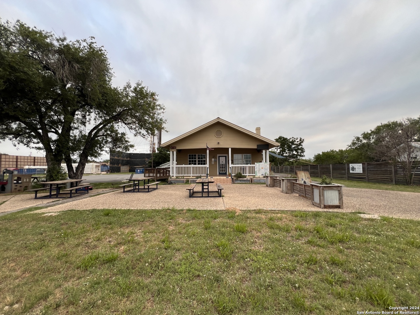 View Property 1507 GOODWIN ST, Pleasanton, TX 78064 Dowdy Real Estate