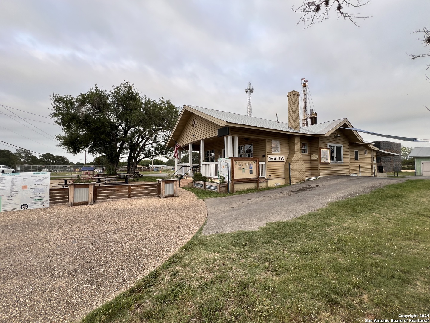 View Property 1507 GOODWIN ST, Pleasanton, TX 78064 Dowdy Real Estate