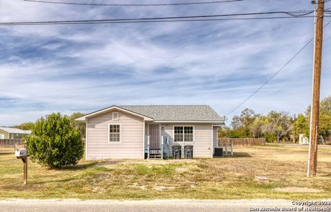 A home in Hondo