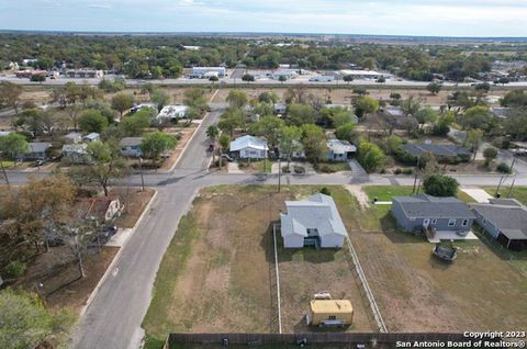 A home in Hondo