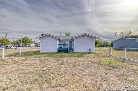 A home in Hondo