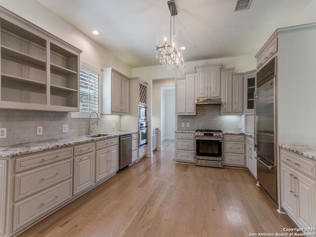 Photo of 18 Chelsea, San Antonio, TX 78209 (MLS # 1910534)