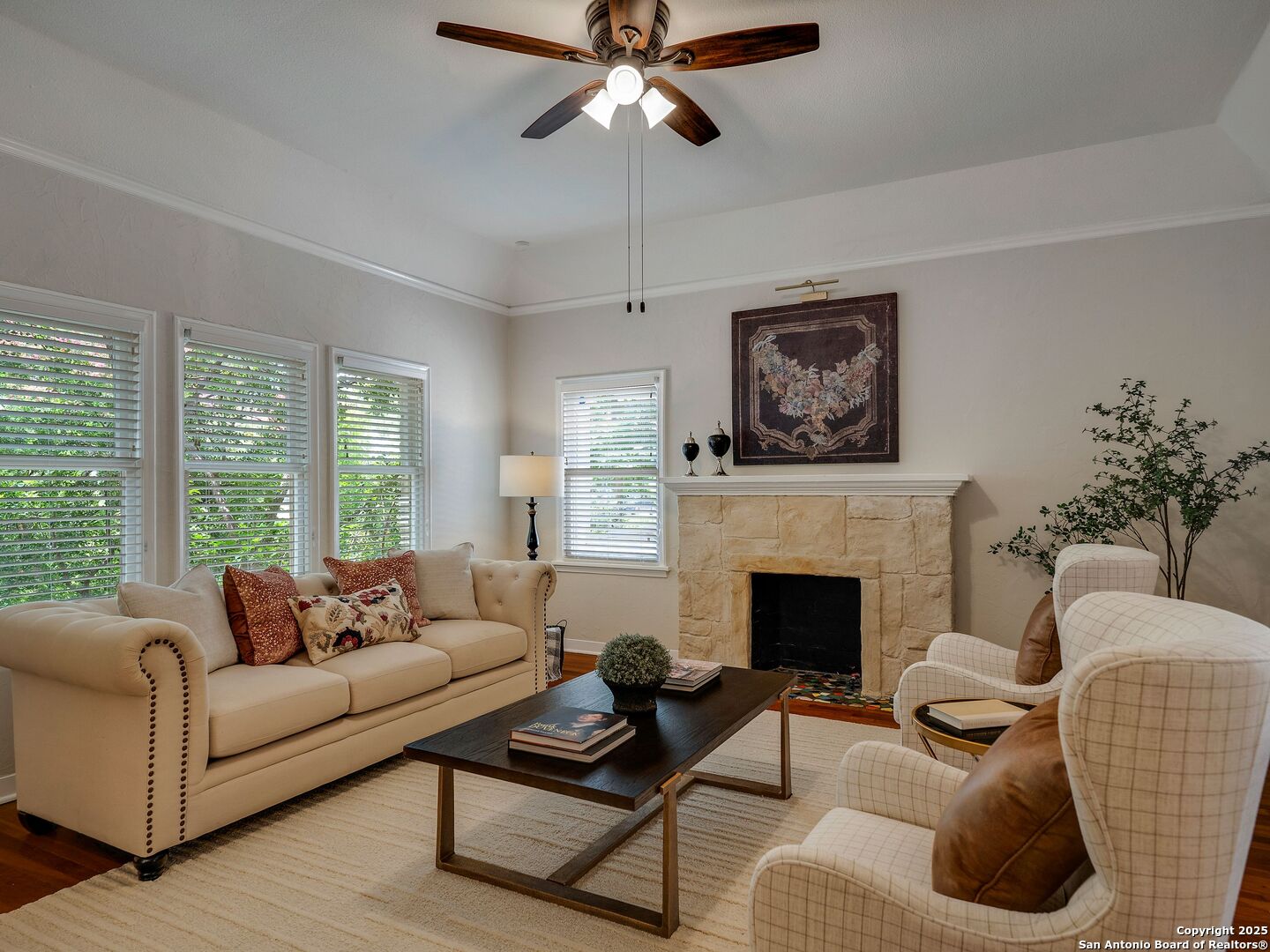 111 W Rosewood