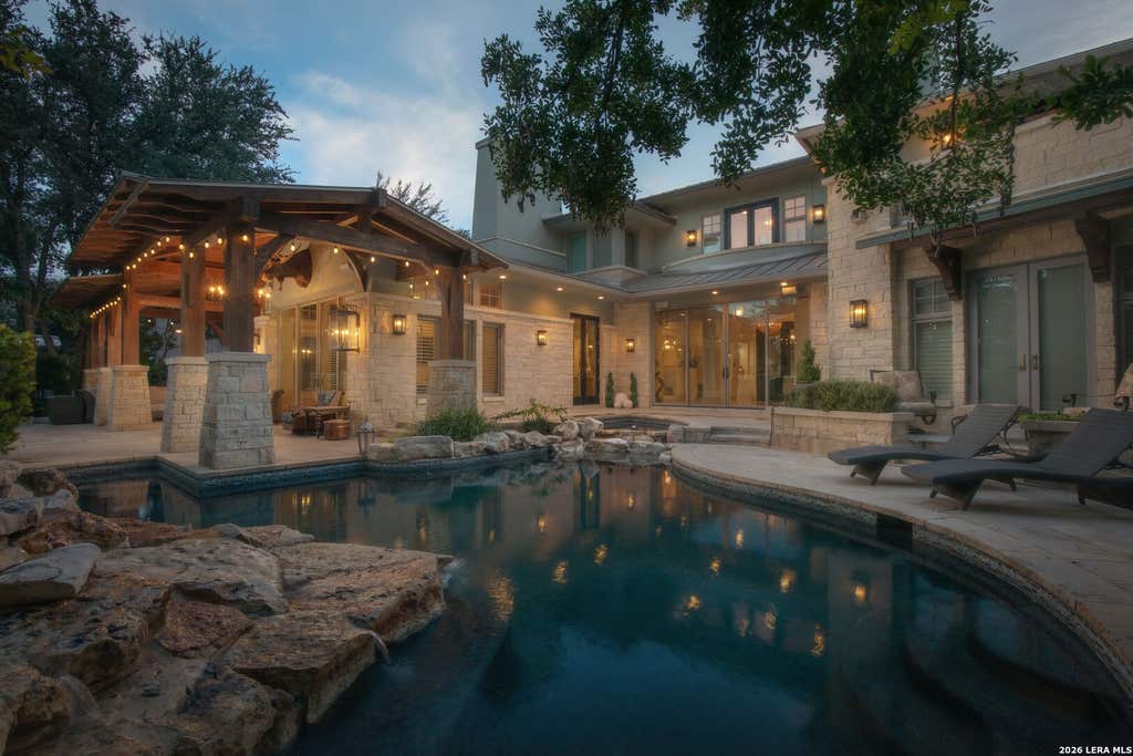 Photo of 18918 De Enclave, San Antonio, TX 78258 (MLS # 1969631)