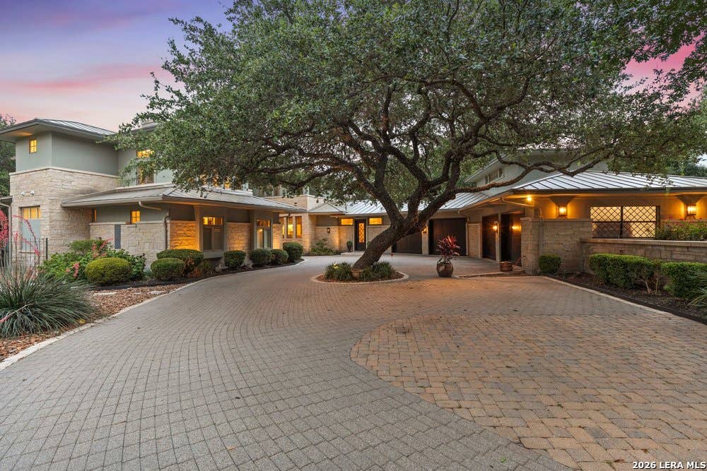 Photo of 18918 De Enclave, San Antonio, TX 78258 (MLS # 1969631)