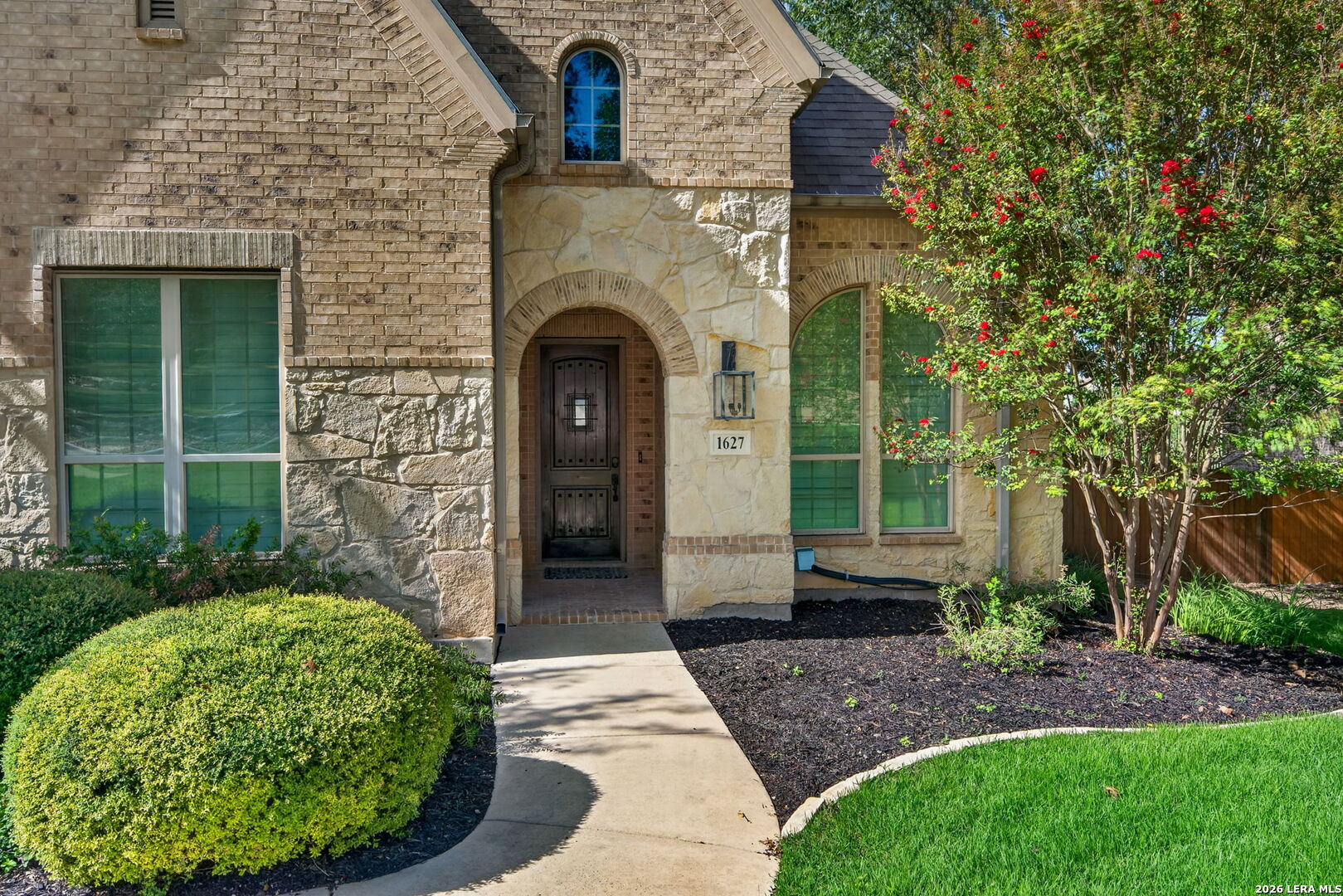 1627 Wild Peak