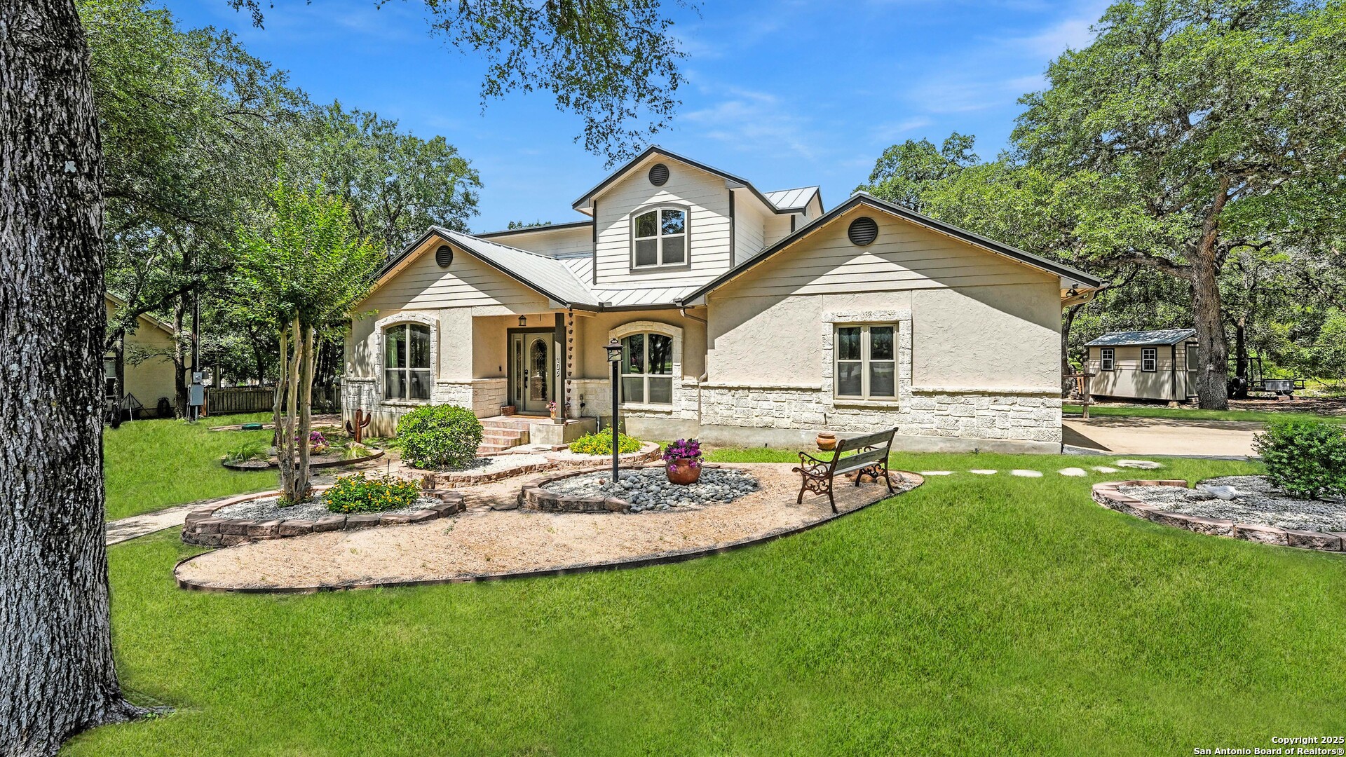 405 Pinnacle Parkway