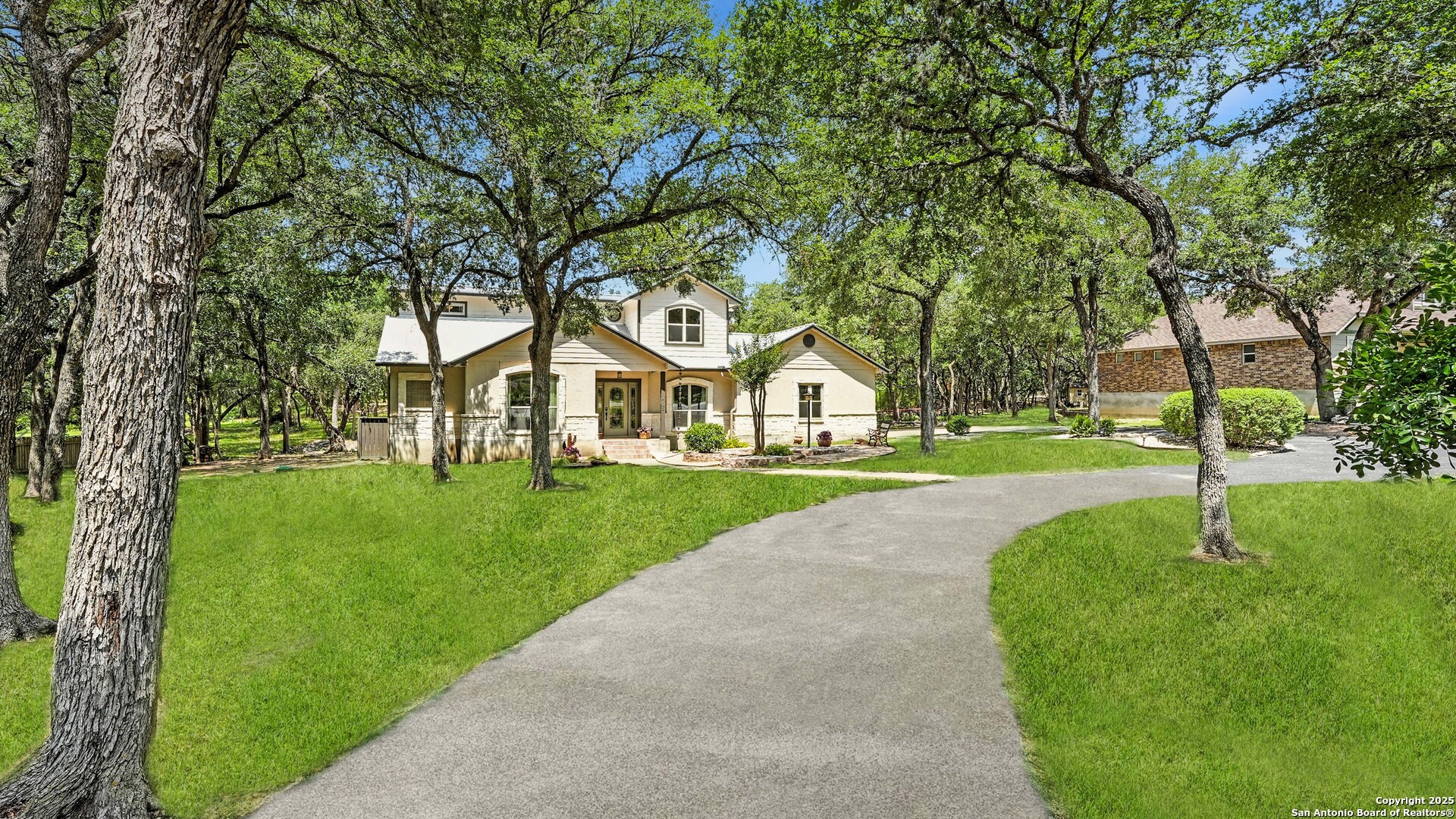 405 Pinnacle Parkway