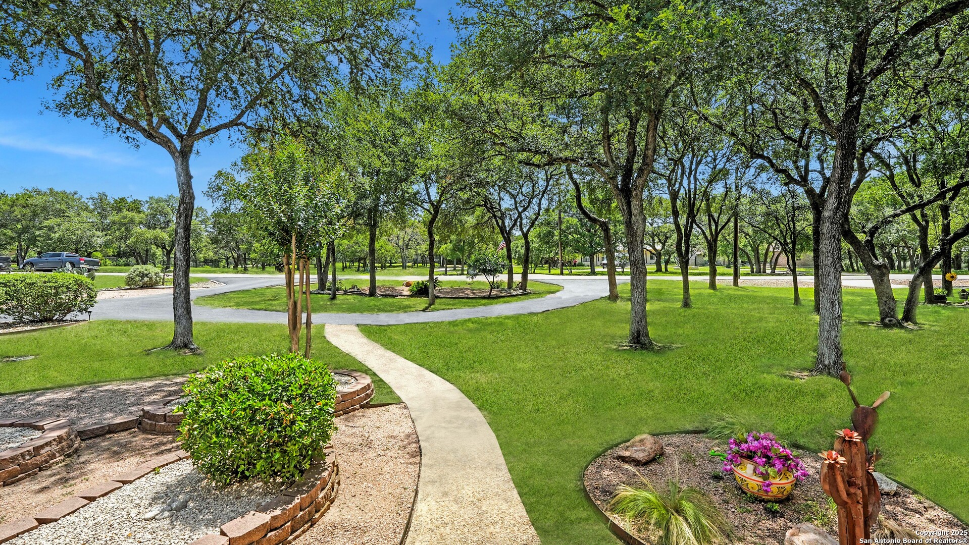 405 Pinnacle Parkway