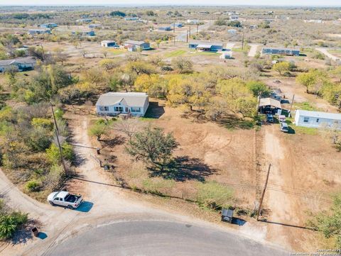 A home in Hondo