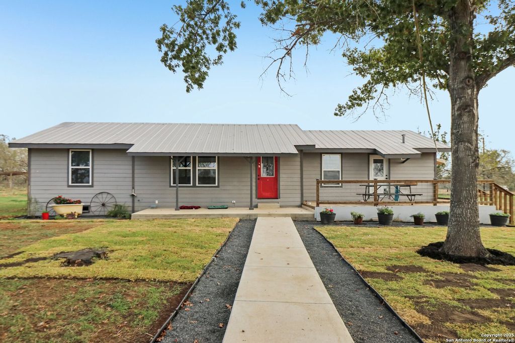 Photo of 5054 Odaniel, Seguin, TX 78155 (MLS # 1925486)