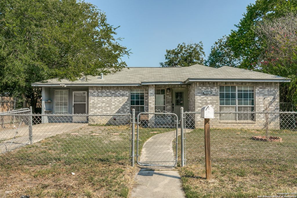 Photo of 221 Sharer, San Antonio, TX 78208 (MLS # 1909461)