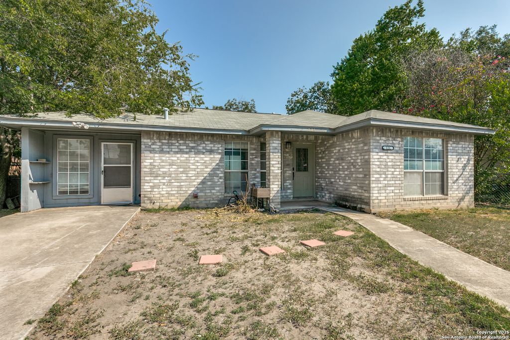 Photo of 221 Sharer, San Antonio, TX 78208 (MLS # 1909461)