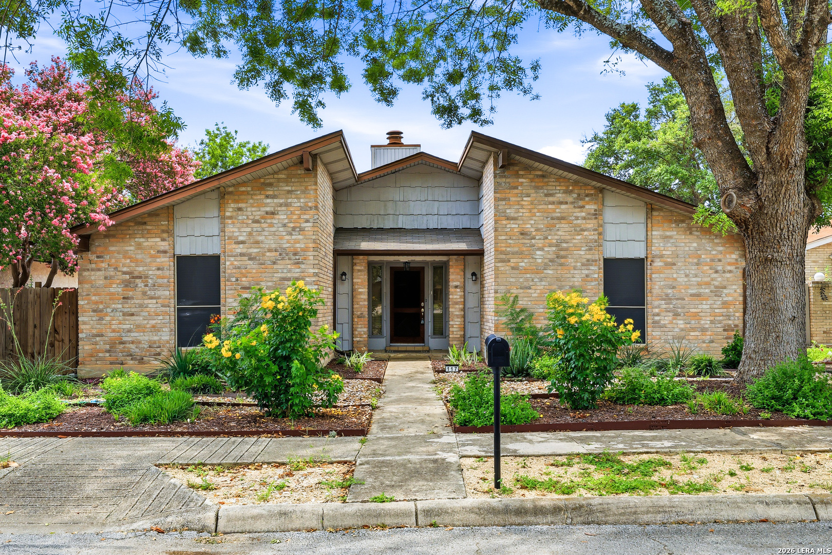 Photo 1 of 26 — 117 De Vaca, Universal City, TX 78148
