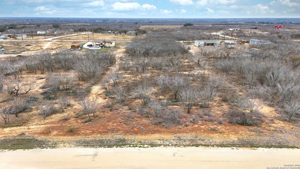 Photo of 118 county road 2666, Devine, TX 78016 (MLS # 1847406)