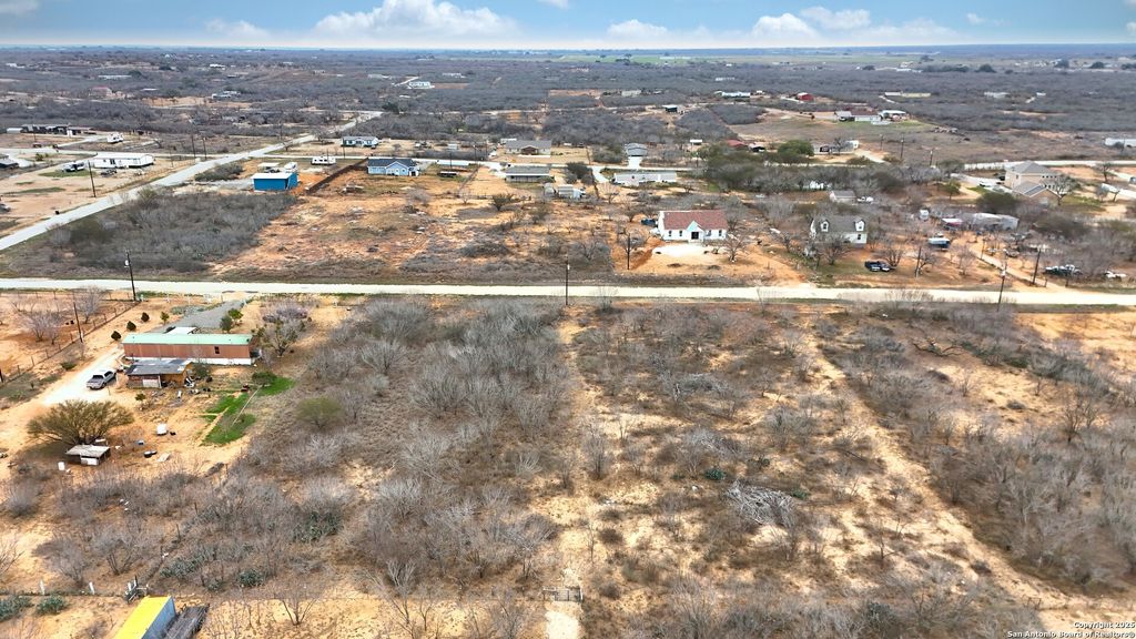 Photo of 118 county road 2666, Devine, TX 78016 (MLS # 1847406)