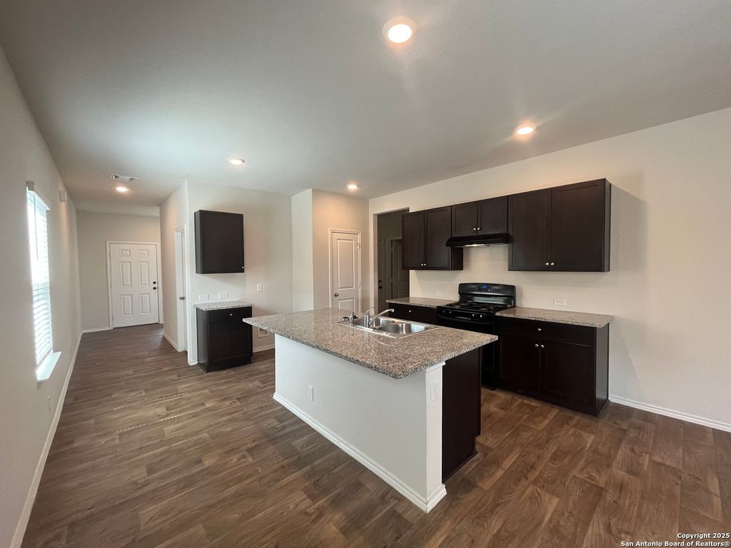 Photo of 141 Middle Green, Floresville, TX 78114 (MLS # 1922077)