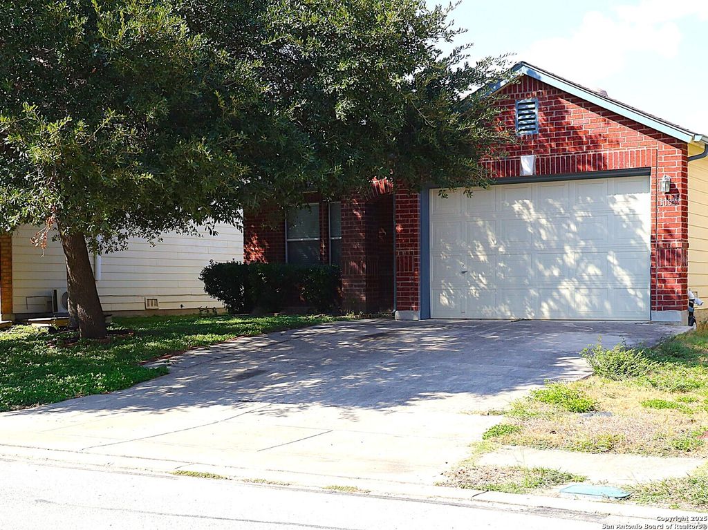 Photo of 11019 Baffin Oaks, San Antonio, TX 78254 (MLS # 1910129)