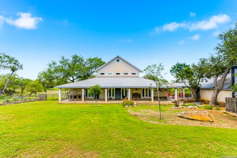 Property photo of 975 Flying R Ranch Rd E, Spring Branch, TX 78070