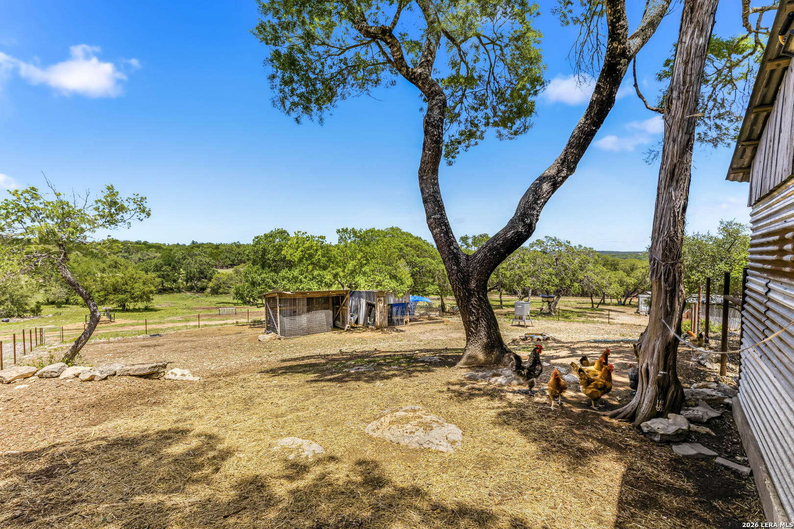975 FLYING R RANCH RD E