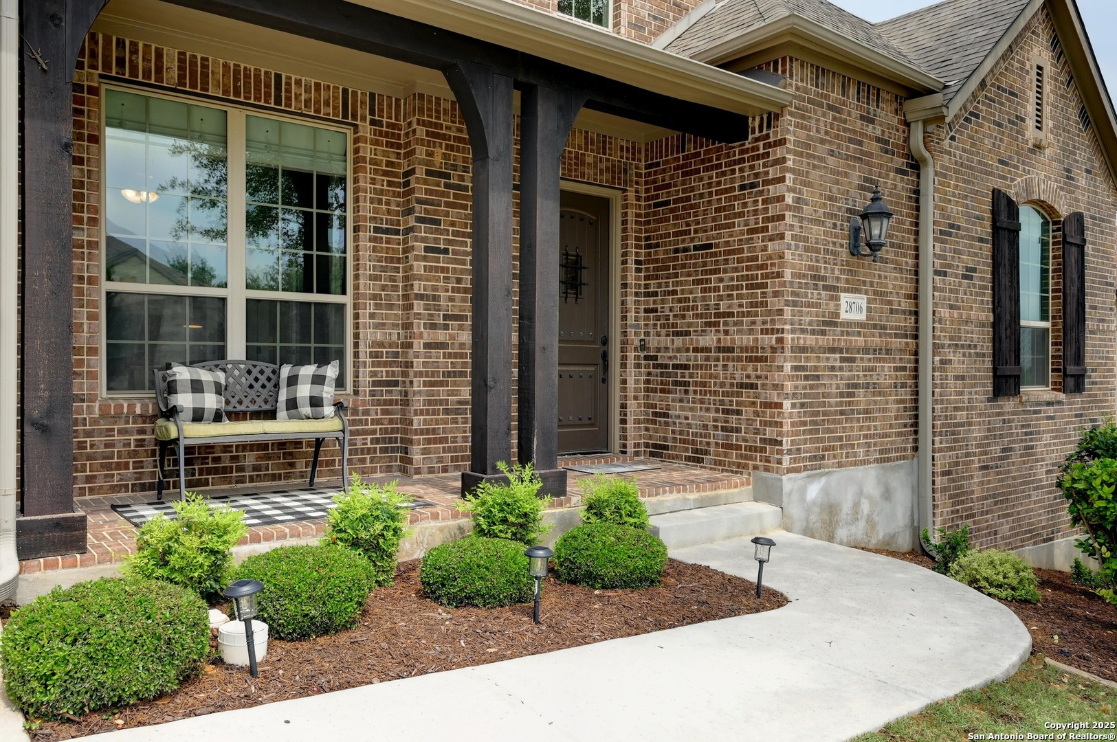 28706 Kings Gate