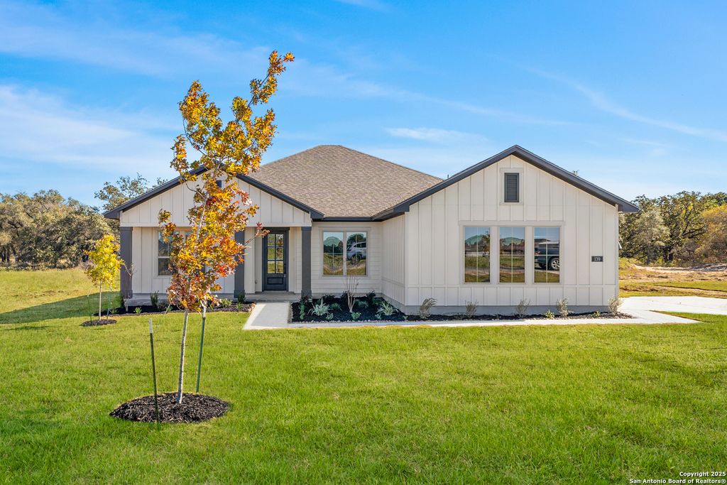 Photo of 139 Pradera Ridge, Floresville, TX 78114 (MLS # 1922993)